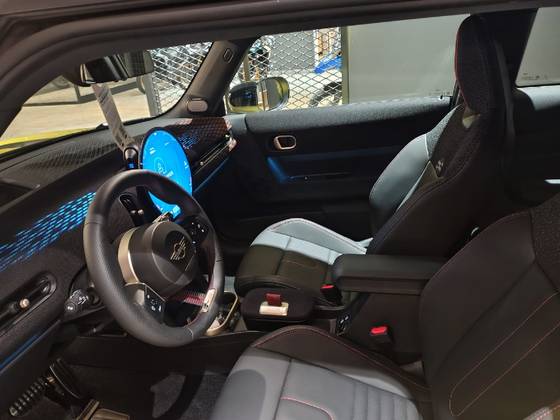 MINI COOPER 2.0 16V TWINPOWER GASOLINA JOHN COOPER WORKS 2P STEPTRONIC